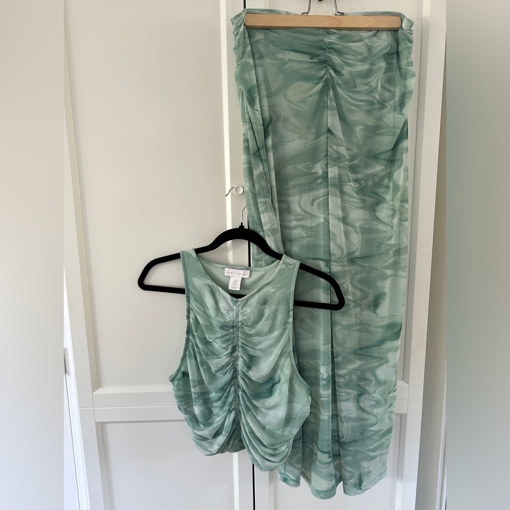 House of Harlow 1960 - shirt and skirt set- medium